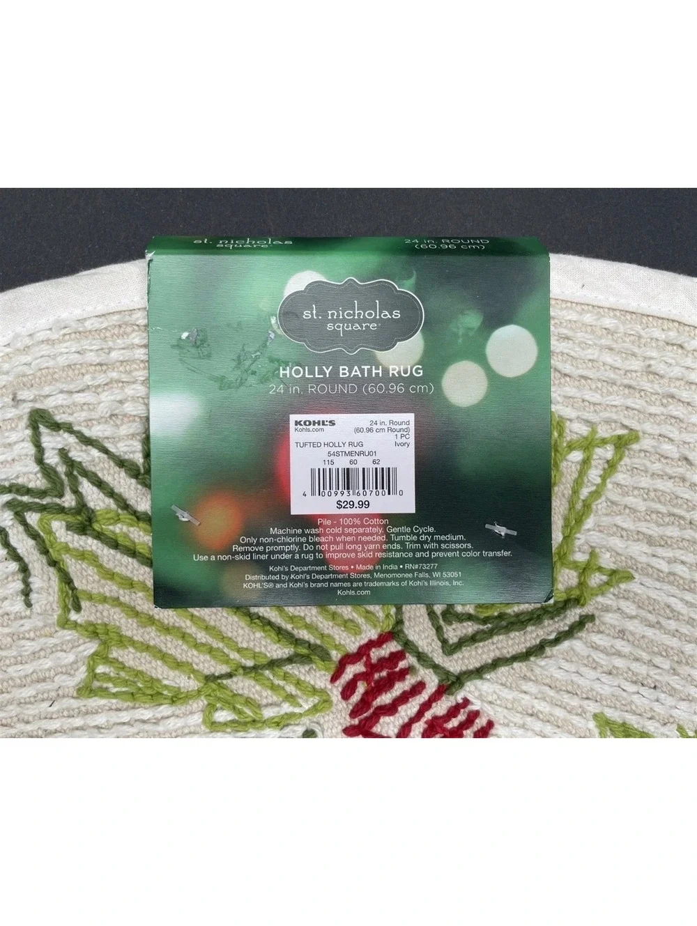 St. Nicholas Square Holly Bath Rug 24-Inch Round Tufted Cotton Holiday Decor